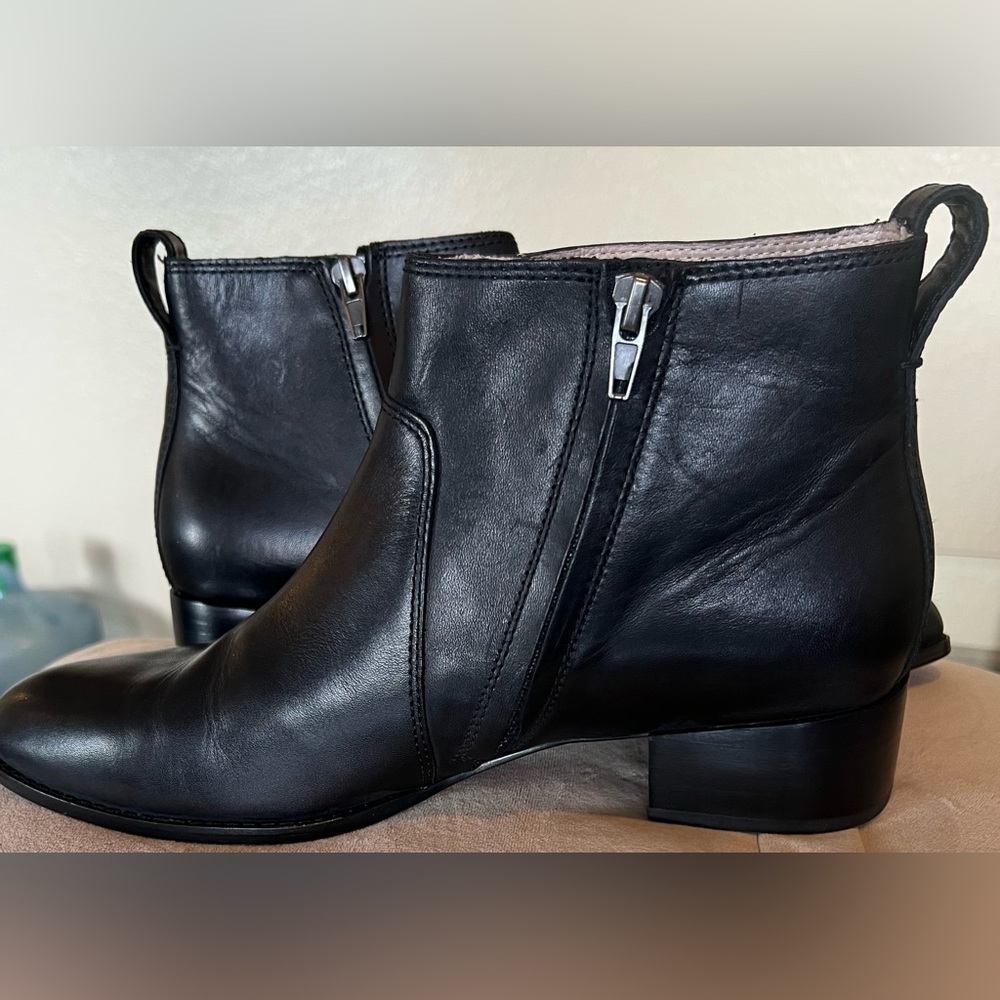 Madewell Black Leather Ankle Boots Womens Size 9.5 Side Zip Low Heel Booties - Picture 6 of 9